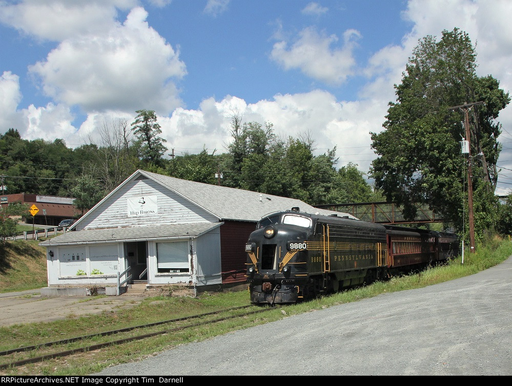 PRR 9880 nearing the crossing